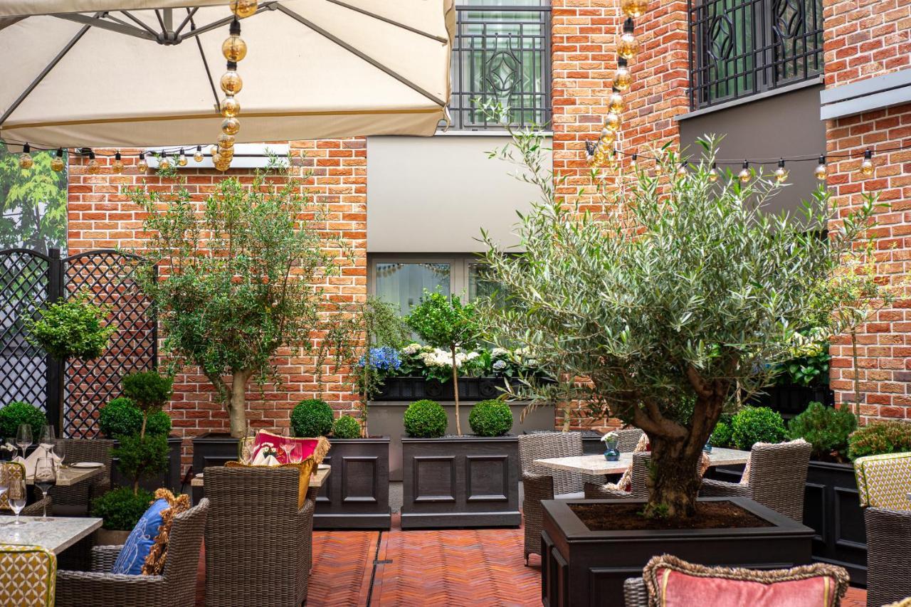 Bachleda Luxury Hotel Krakow Mgallery Hotel Collection Exterior photo The courtyard at the hotel